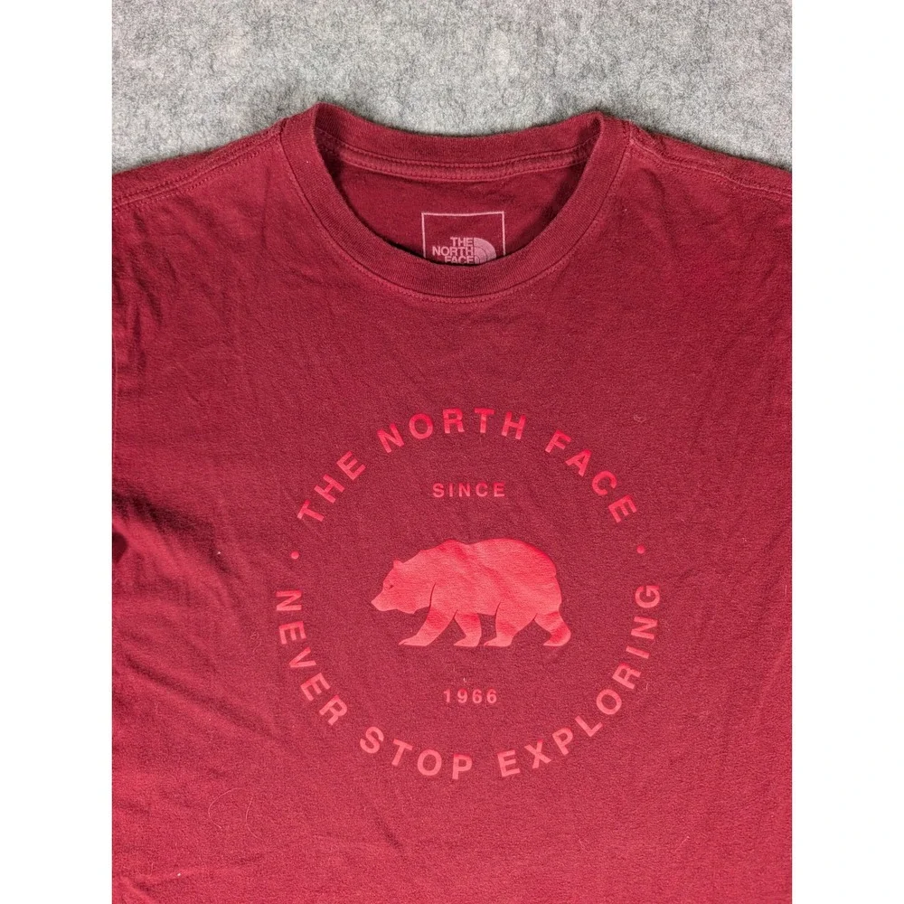 The North Face Mens Burgundy California Bear Graphic T-Shirt Short Sleeve Logo